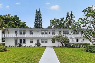 Enjoy comfort, convenience and peace of mind in this beautifully - photo 2