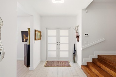 Beautifully updated, move-in-ready coastal retreat just minutes - photo 3