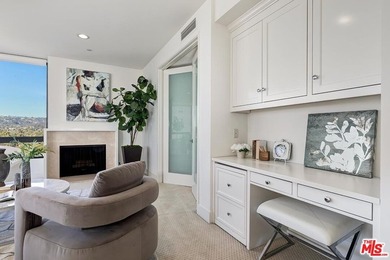 Perched high above Los Angeles, with sweeping panoramic vistas - photo 8