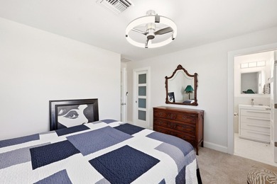 Beautifully updated, move-in-ready coastal retreat just minutes - photo 10