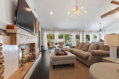 Completely renovated and move-in ready, this exceptional DiVosta - photo 25