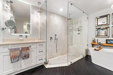 Completely renovated and move-in ready, this exceptional DiVosta - photo 33