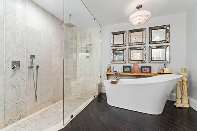 Completely renovated and move-in ready, this exceptional DiVosta - photo 34