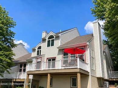 3 LEVELS Turnkey home......Beautiful End unit, 4 bedroom, 3 bath - photo 1
