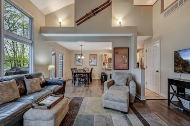 3 LEVELS Turnkey home......Beautiful End unit, 4 bedroom, 3 bath - photo 5