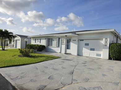 Welcome to Cypress Lakes, one of West Palm Beach's best-kept - photo 2