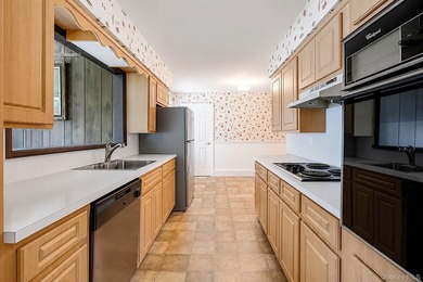 Super opportunity to own well maintained ranch style home in - photo 28