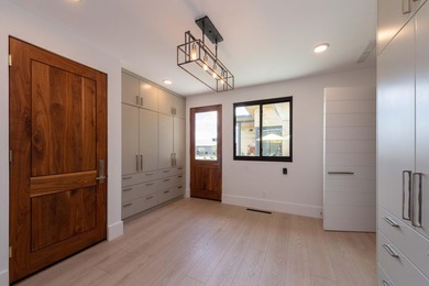 Experience one of the premier luxury horse properties in the - photo 33