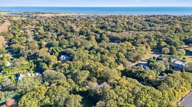 Tucked away on a quiet lane just moments from East Hampton - photo 41