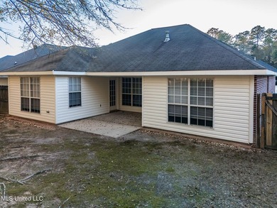 Welcome to Azalea Trace! This 3 bedroom 2 bath home is situated - photo 6
