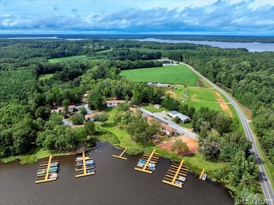 Experience the beauty of lakeside living in this exceptional - photo 7