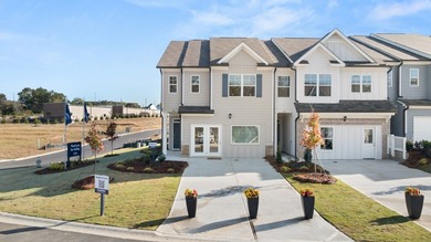 Lake Lanier Townhome/Townhouse For Sale in Dawsonville Georgia