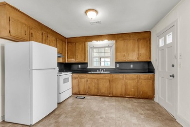 Investors take note! 5533 Read Street offers incredible value - photo 16