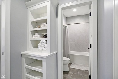 Experience Luxurious Living on the 11th Hole of Prestigious - photo 33