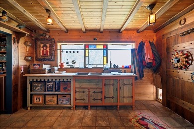 THIS HOME IS A LITTLE OASIS IN THE MIDDLE OF KINGMAN, IT IS - photo 4