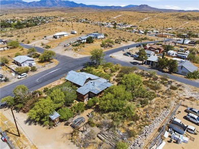 THIS HOME IS A LITTLE OASIS IN THE MIDDLE OF KINGMAN, IT IS - photo 5