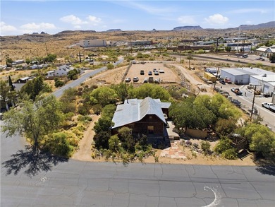 THIS HOME IS A LITTLE OASIS IN THE MIDDLE OF KINGMAN, IT IS - photo 7