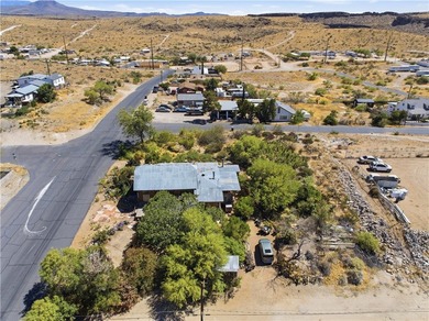 THIS HOME IS A LITTLE OASIS IN THE MIDDLE OF KINGMAN, IT IS - photo 8