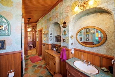 THIS HOME IS A LITTLE OASIS IN THE MIDDLE OF KINGMAN, IT IS - photo 9