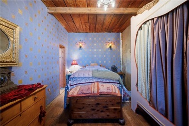 THIS HOME IS A LITTLE OASIS IN THE MIDDLE OF KINGMAN, IT IS - photo 10