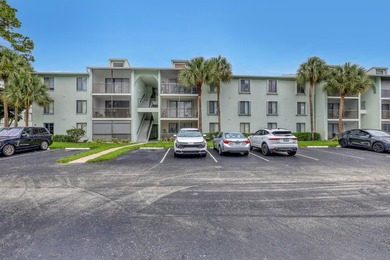 Beautifully upgraded corner unit with stunning lake views from - photo 3