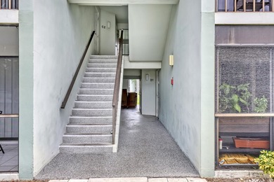 Beautifully upgraded corner unit with stunning lake views from - photo 4