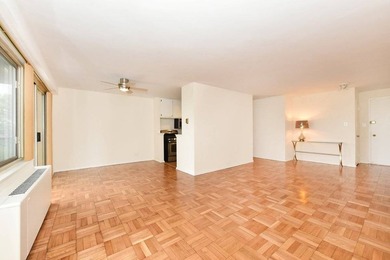 Newly listed, E line super 2 bedroom with 2 baths, 2 terraces, 2 - photo 3