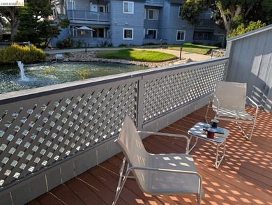Awesome waterfront 1st floor newly Renovated Condo with a sunny - photo 4
