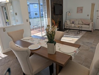 Awesome waterfront 1st floor newly Renovated Condo with a sunny - photo 9