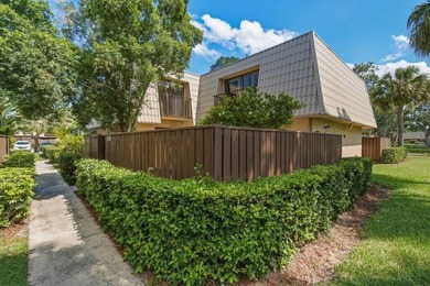 Welcome to this charming 2-bedroom, 2.5-bathroom updated - photo 1