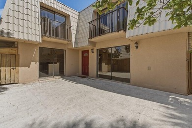Welcome to this charming 2-bedroom, 2.5-bathroom updated - photo 2