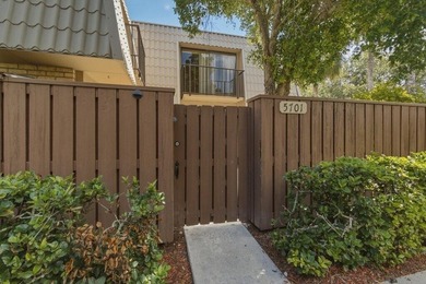 Welcome to this charming 2-bedroom, 2.5-bathroom updated - photo 4