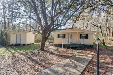BACK ON MARKET AT NO FAULT OF THE SELLER! Previous contract fell - photo 1