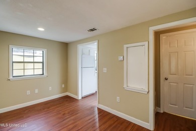 BACK ON MARKET AT NO FAULT OF THE SELLER! Previous contract fell - photo 5