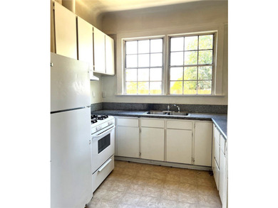 Absolutely great value for 2 houses on one lot. Front home is a - photo 6