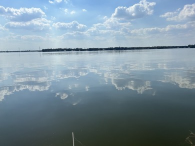 Main Lake Home On Two Waterfront Lots - photo 2