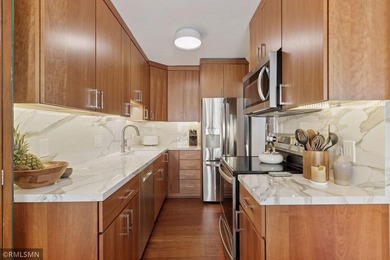 A MUST see to appreciate all of the high-end design & finishes! - photo 12