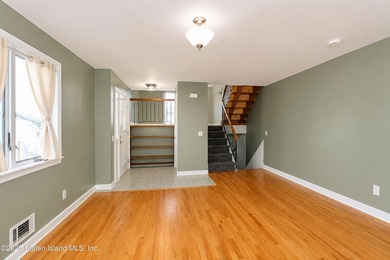Welcome to 308 Travis Avenue, Staten Island, NY a beautifully - photo 12