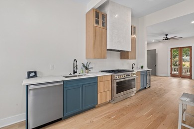 Charming 1920's beach cottage nestled on sought-after Sullivan's - photo 13