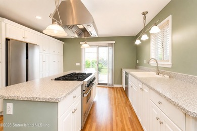 Welcome to 308 Travis Avenue, Staten Island, NY a beautifully - photo 13
