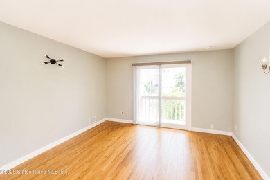Welcome to 308 Travis Avenue, Staten Island, NY a beautifully - photo 16