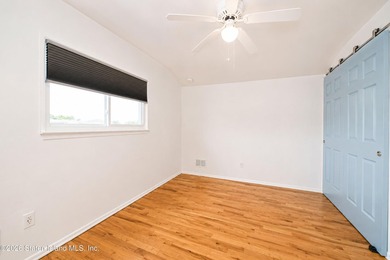 Welcome to 308 Travis Avenue, Staten Island, NY a beautifully - photo 18