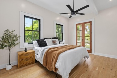 Charming 1920's beach cottage nestled on sought-after Sullivan's - photo 19