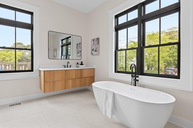 Charming 1920's beach cottage nestled on sought-after Sullivan's - photo 20