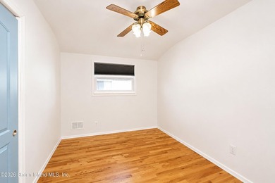 Welcome to 308 Travis Avenue, Staten Island, NY a beautifully - photo 20