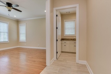 Welcome home to this perfect like brand new dream house where - photo 21