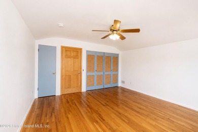 Welcome to 308 Travis Avenue, Staten Island, NY a beautifully - photo 24
