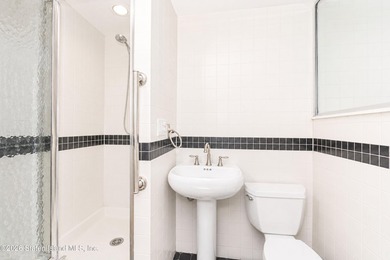 Welcome to 308 Travis Avenue, Staten Island, NY a beautifully - photo 28