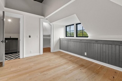 Charming 1920's beach cottage nestled on sought-after Sullivan's - photo 31