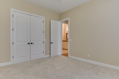 Welcome home to this perfect like brand new dream house where - photo 32